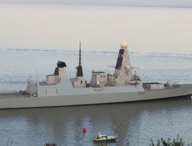 Υπό την διοίκηση γυναίκας Αξιωματικού του Βασιλικού Ναυτικού το βρετανικό αντιτορπιλικό «HMS Duncan» (φωτό)